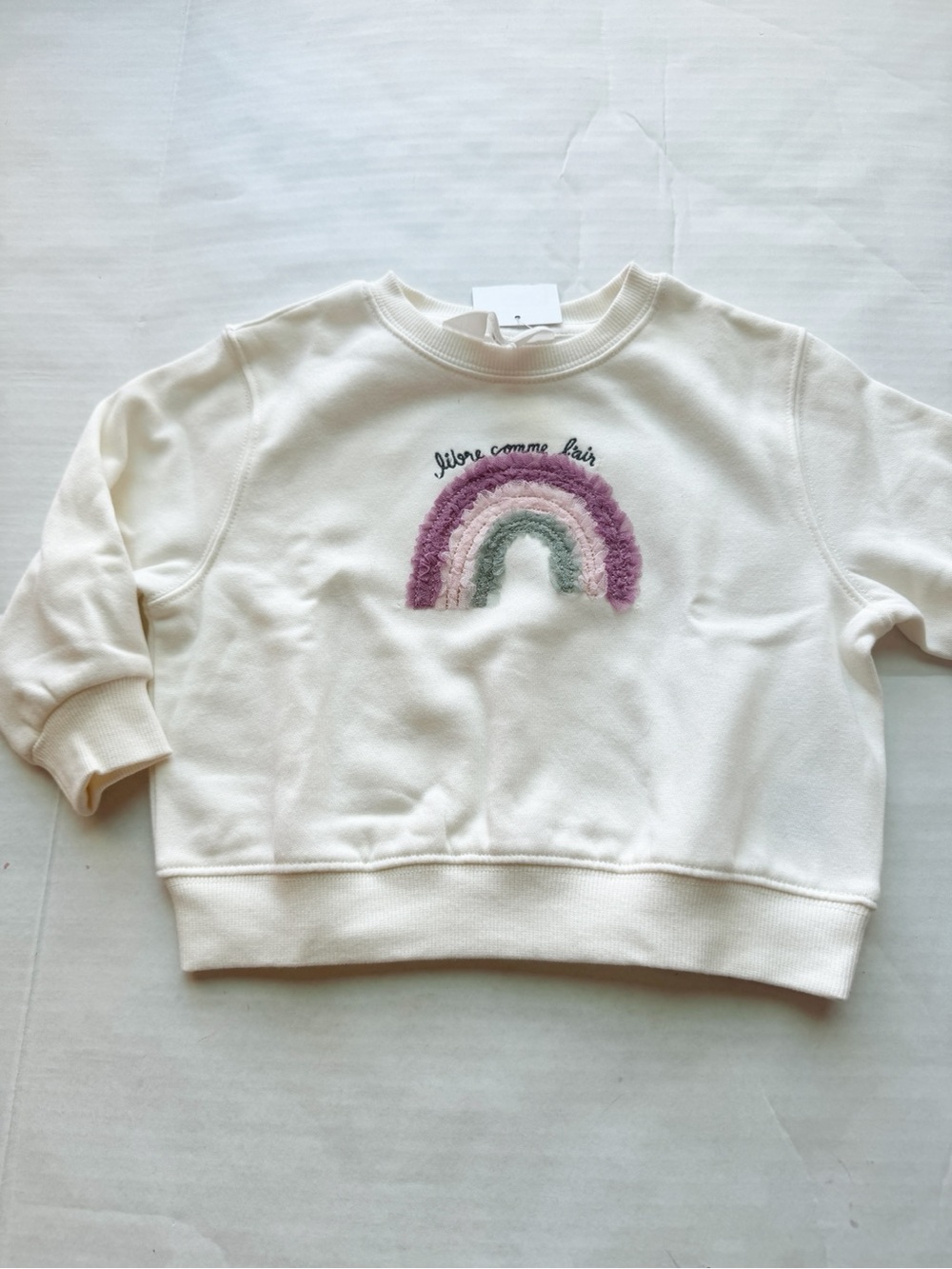 Girls New Sweatshirt in Cream with Rainbow Size 2T NWT
